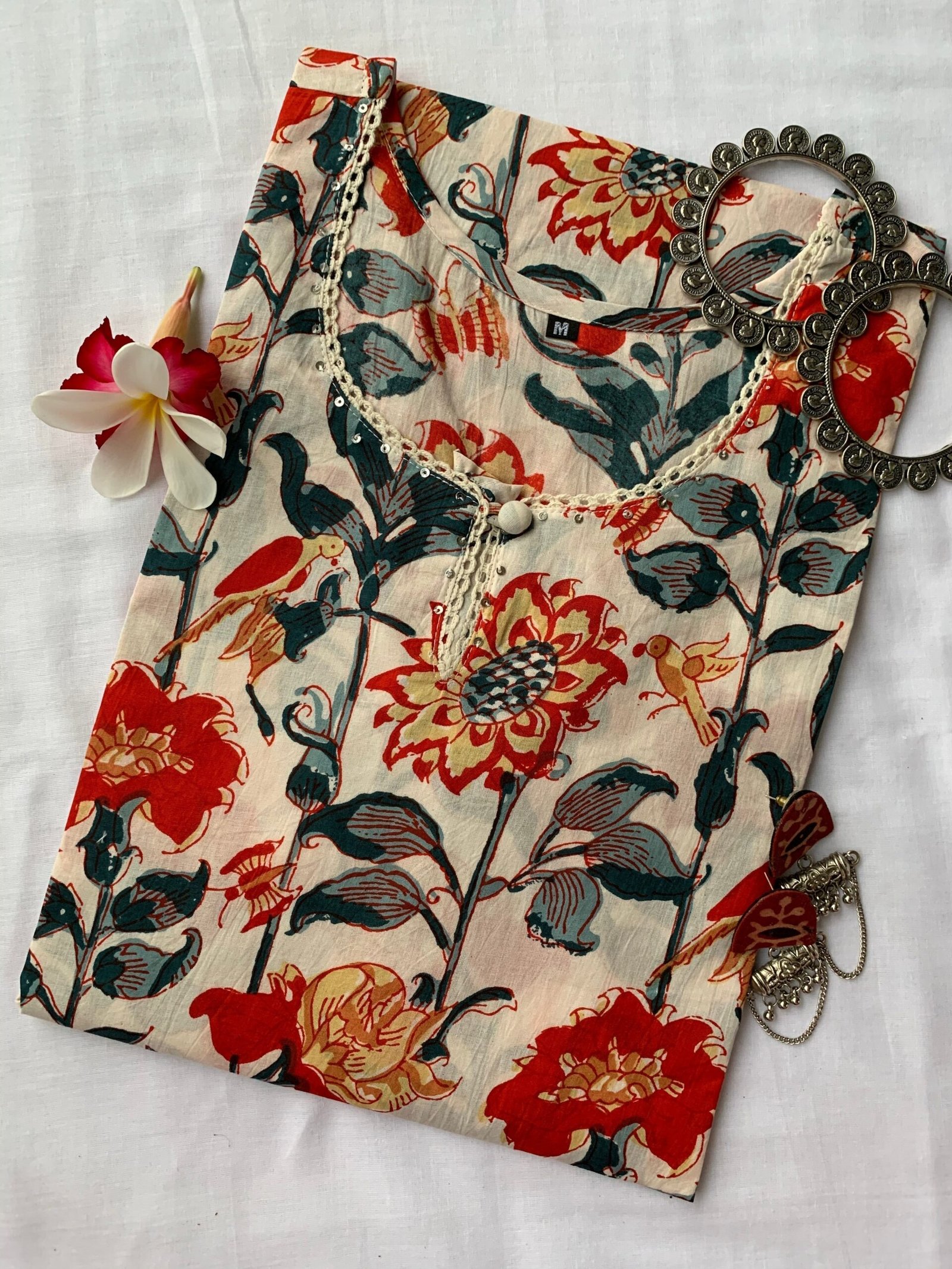 IMG_4813_b127dd21-a0f0-4b9b-bd38-876fb66cf222-scaled-1.jpg Cream Floral Bird Cotton Kurta - Image 1