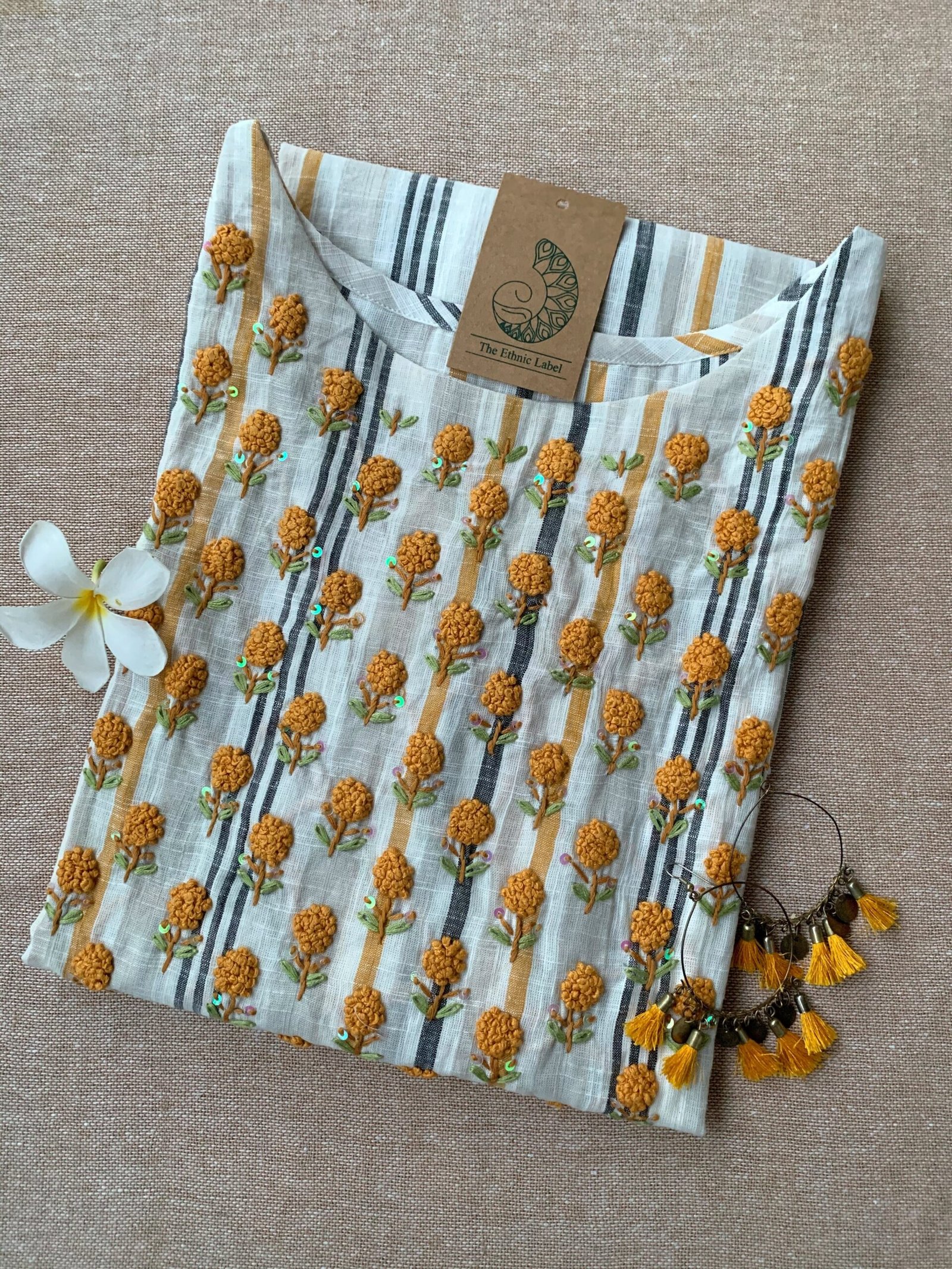 IMG_5833-scaled-1.jpg "Sunflower" Embroidered Cotton Kurta - XXL - Image 1