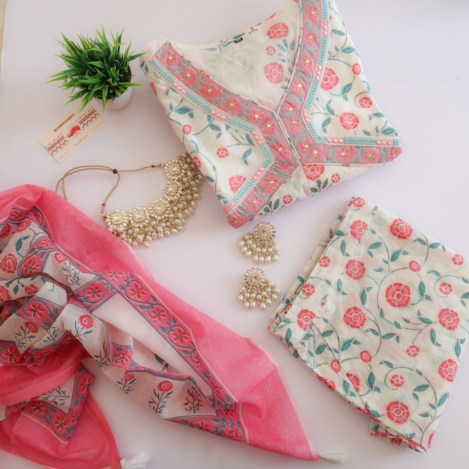WhatsAppImage2023-05-11at5.14.11PM_1.jpg Pink handwork Inaayat Floral Suit Set - Image 1